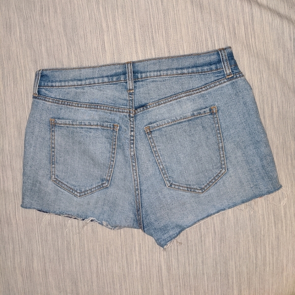 Distressed Boyfriend Light Washed Shorts - Picture 2 of 3